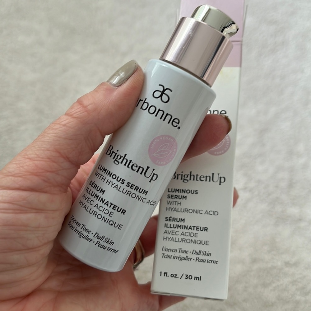 Brand new Arbonne BrightenUp Luminous Serum